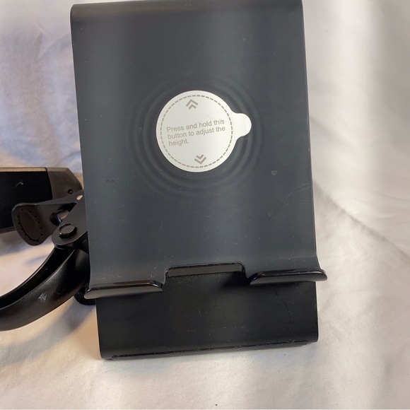 6 for $20♥️Cell phone iPad device holder for car portable stand - Picture 6 of 7